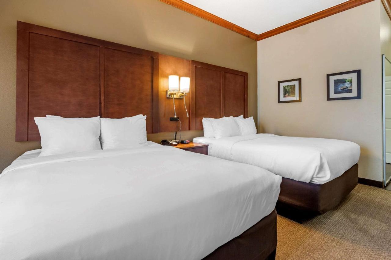 Comfort Inn & Suites Statesboro - University Area Bagian luar foto