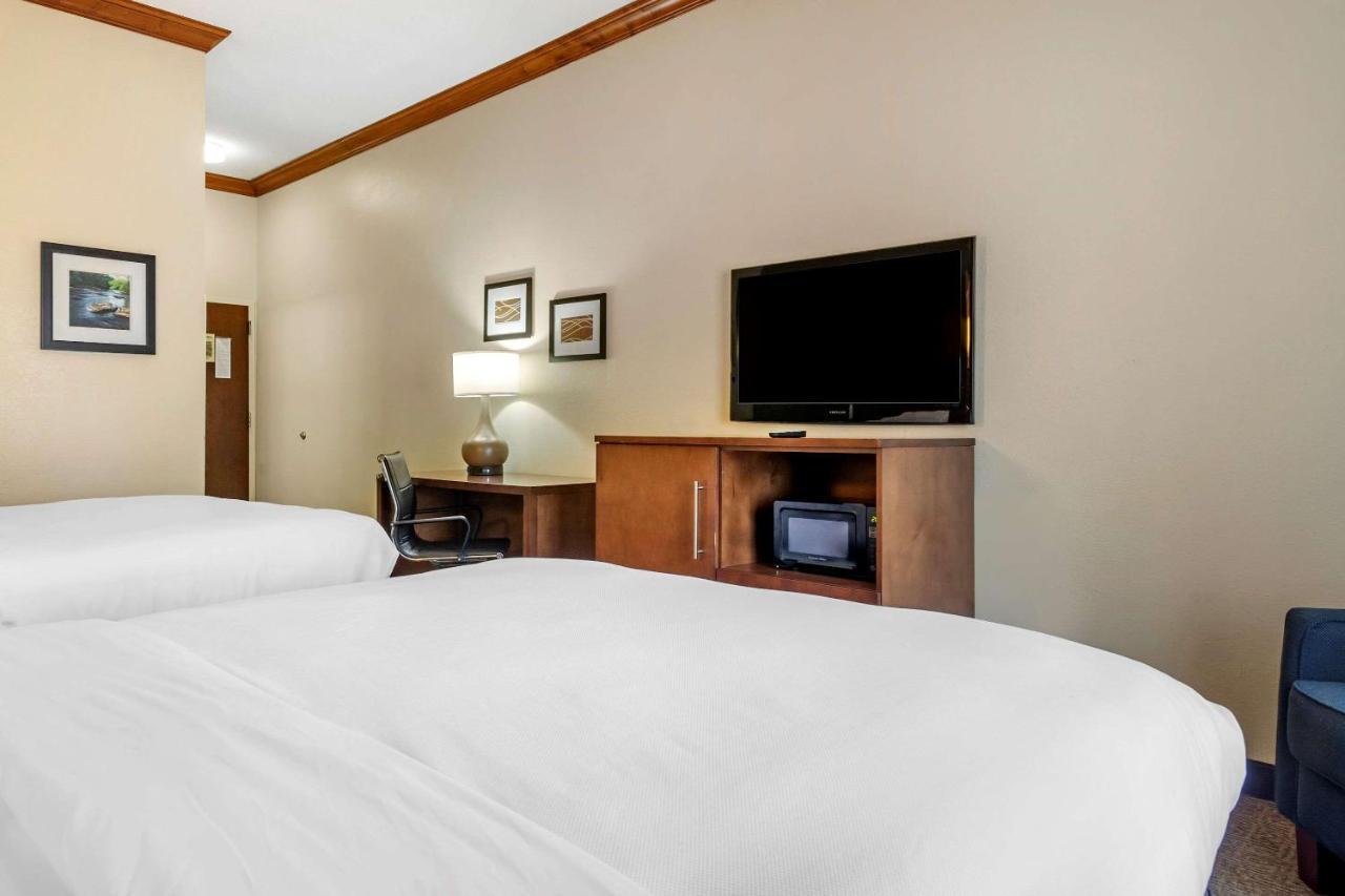 Comfort Inn & Suites Statesboro - University Area Bagian luar foto