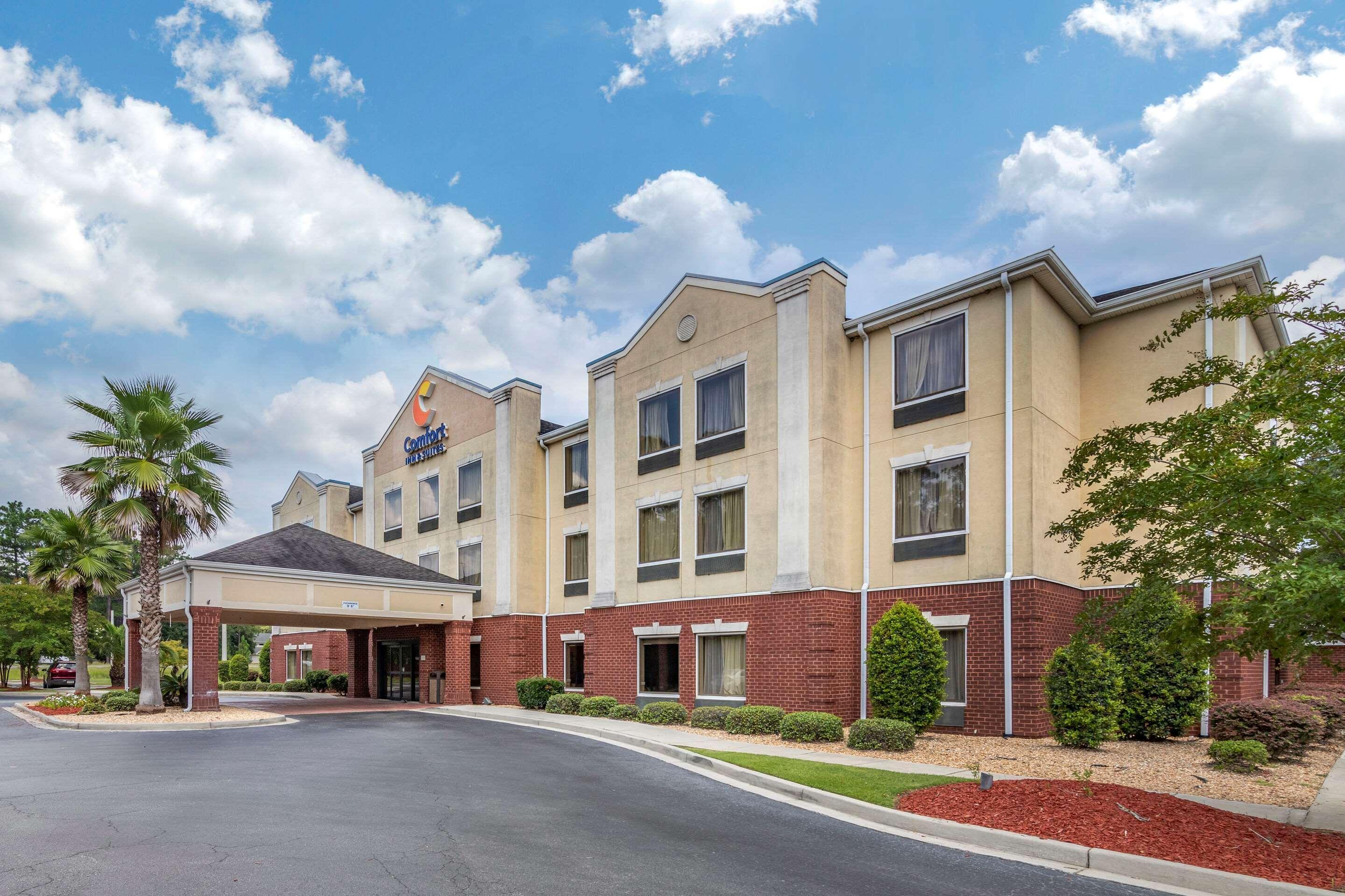 Comfort Inn & Suites Statesboro - University Area Bagian luar foto