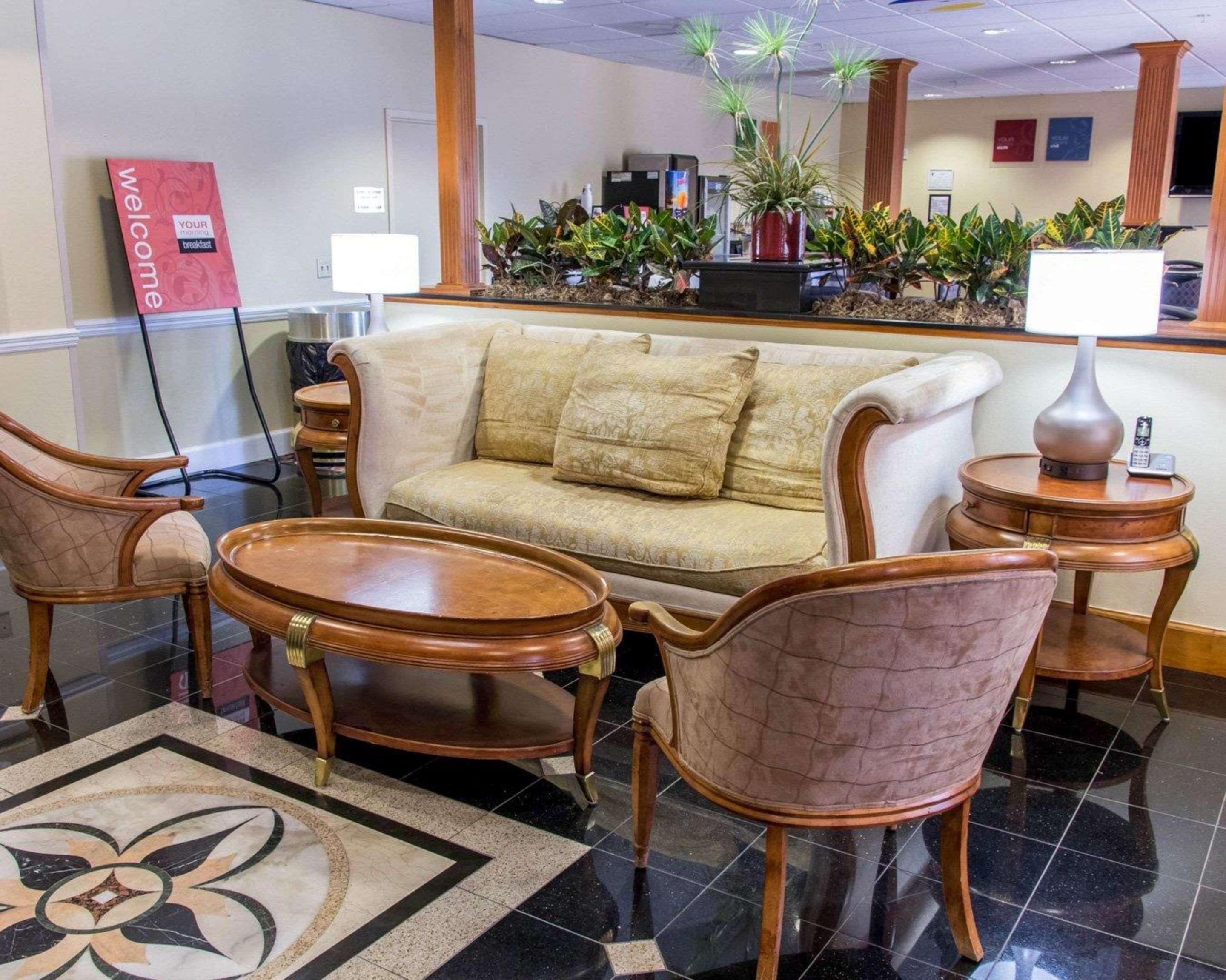 Comfort Inn & Suites Statesboro - University Area Bagian luar foto