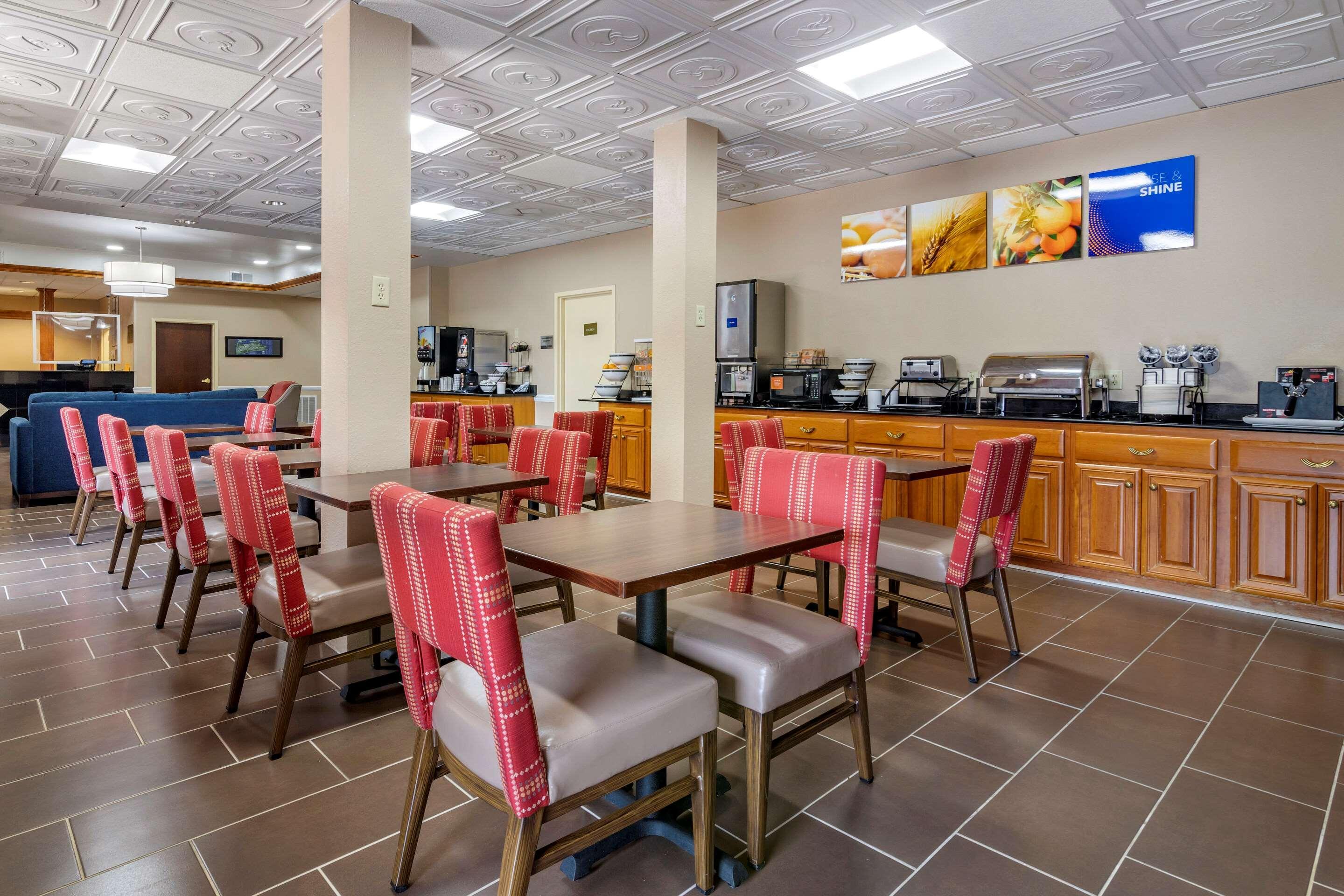 Comfort Inn & Suites Statesboro - University Area Bagian luar foto