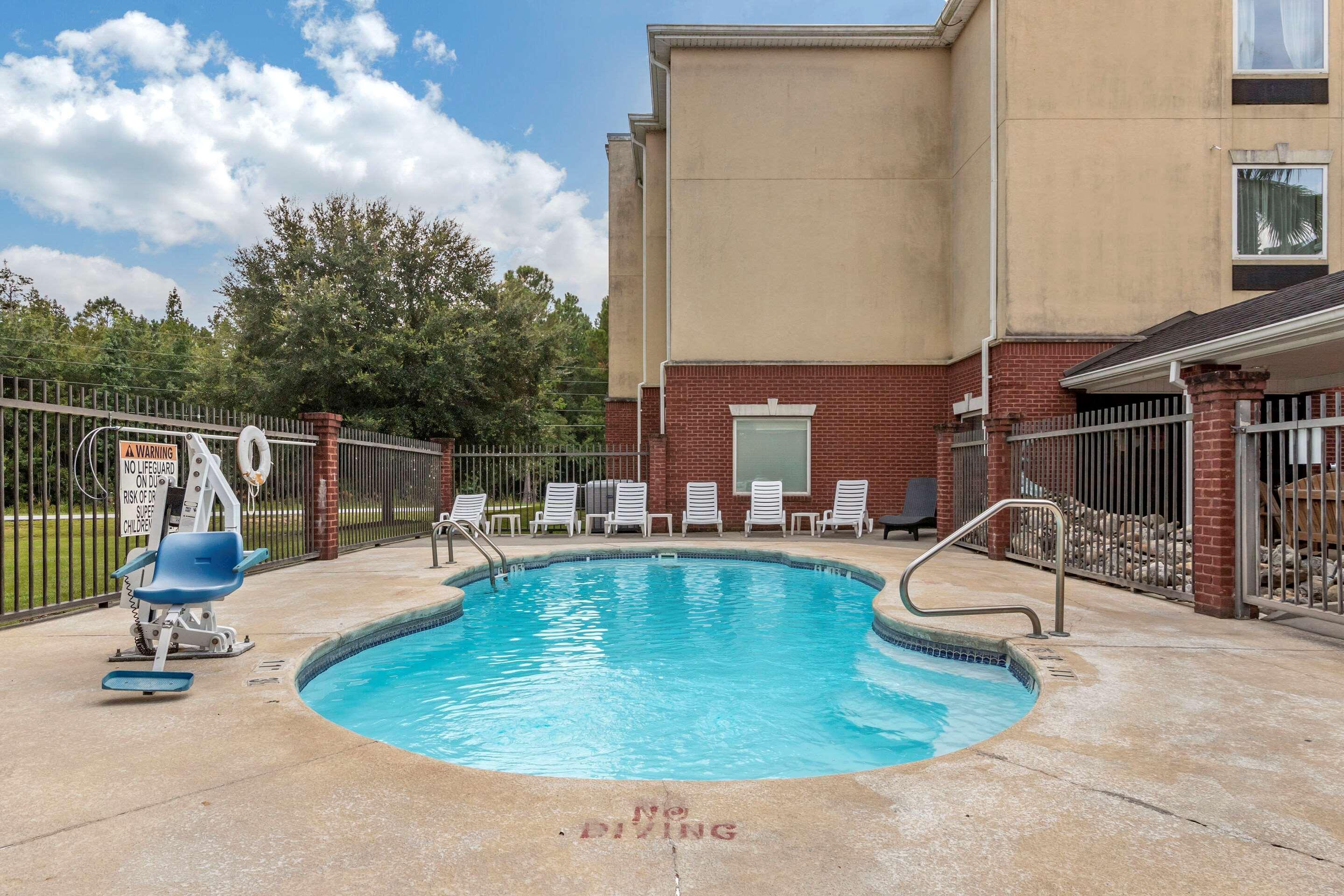 Comfort Inn & Suites Statesboro - University Area Bagian luar foto