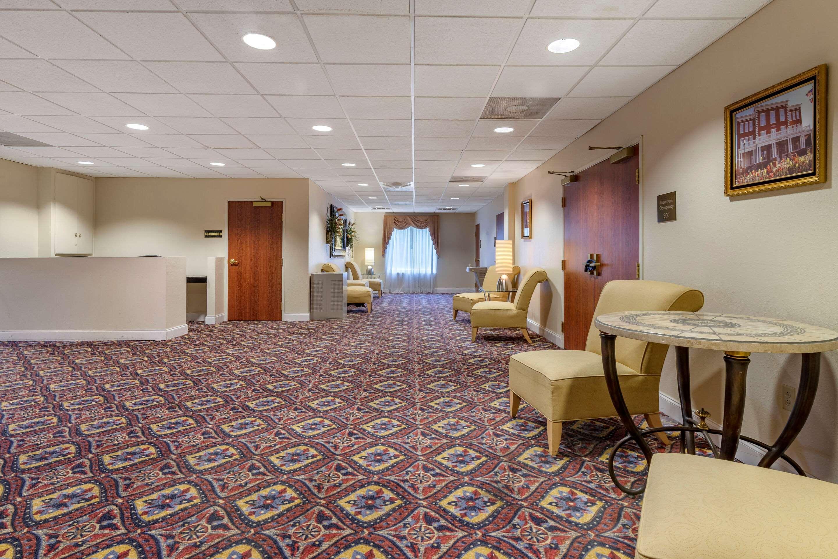 Comfort Inn & Suites Statesboro - University Area Bagian luar foto