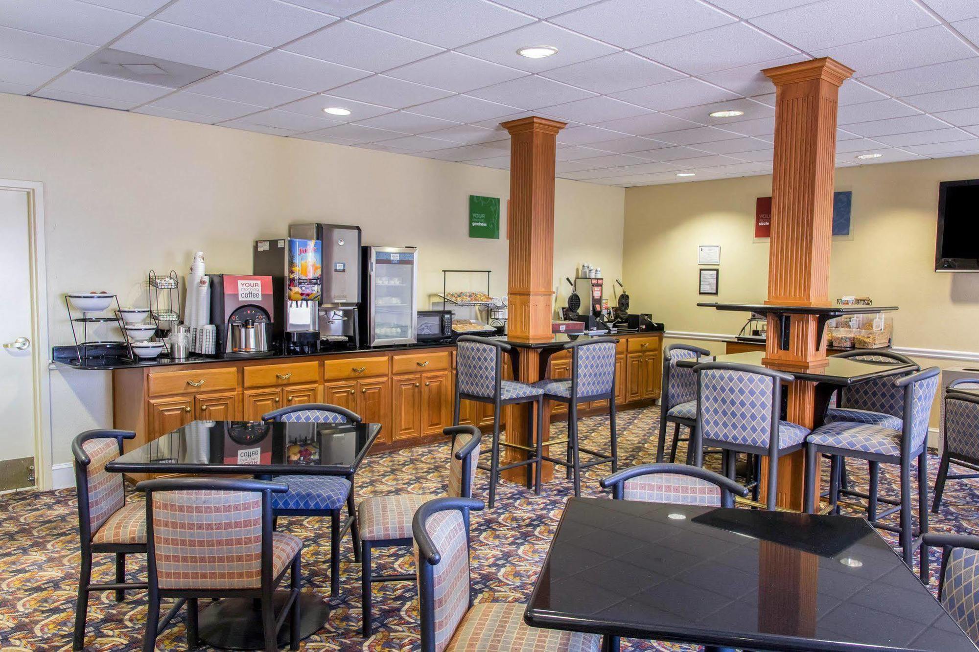 Comfort Inn & Suites Statesboro - University Area Bagian luar foto