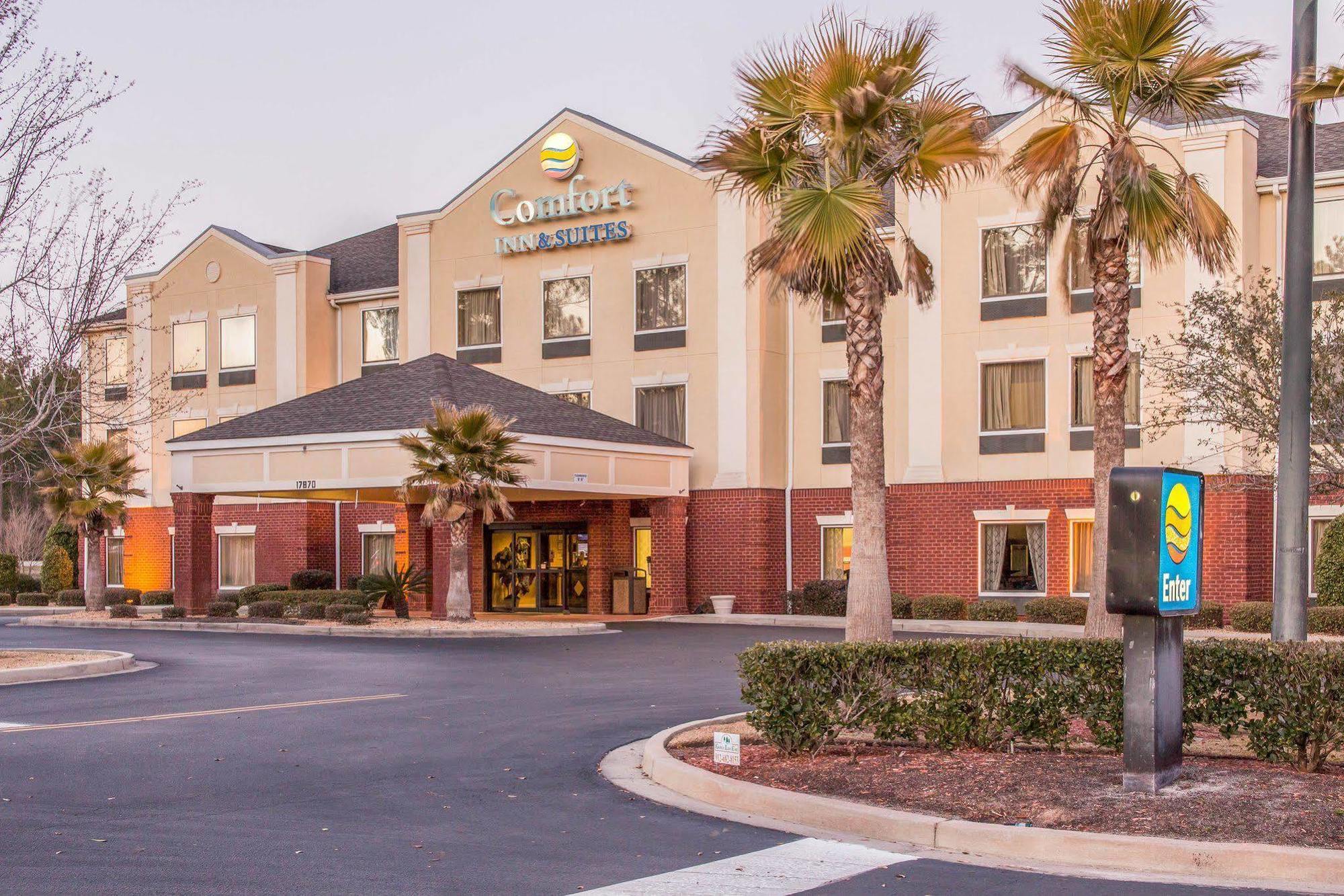 Comfort Inn & Suites Statesboro - University Area Bagian luar foto
