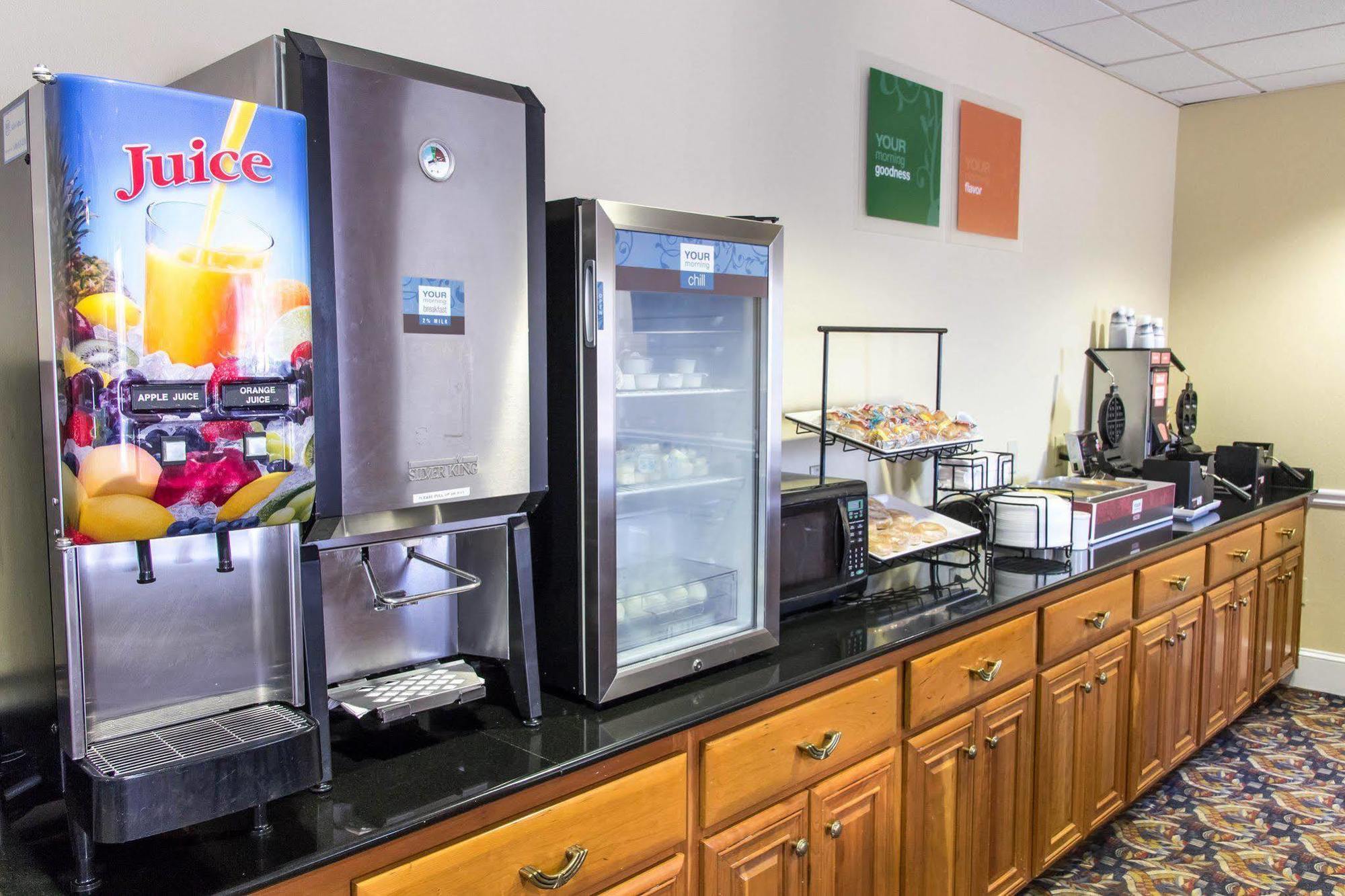 Comfort Inn & Suites Statesboro - University Area Bagian luar foto