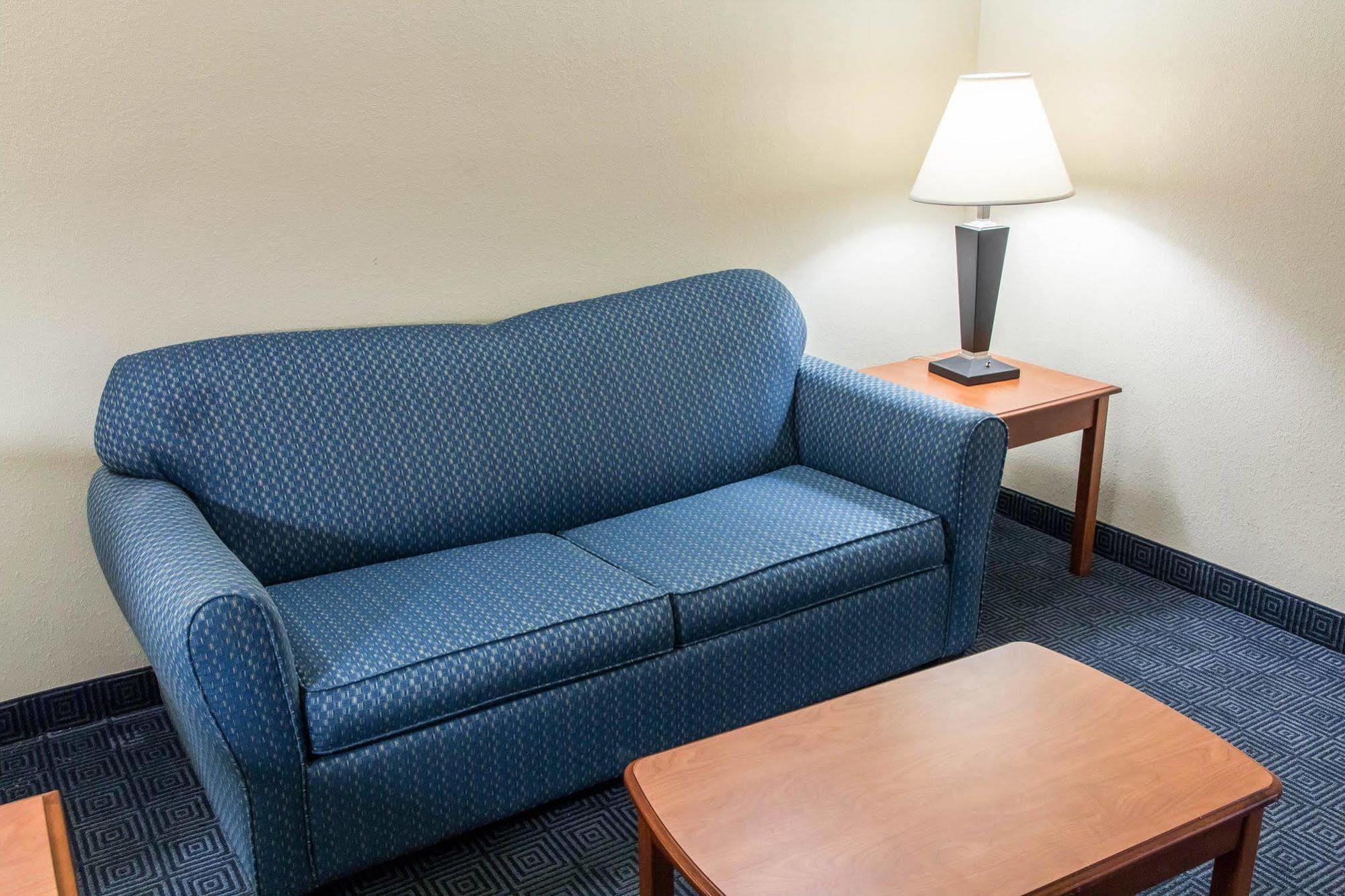 Comfort Inn & Suites Statesboro - University Area Bagian luar foto
