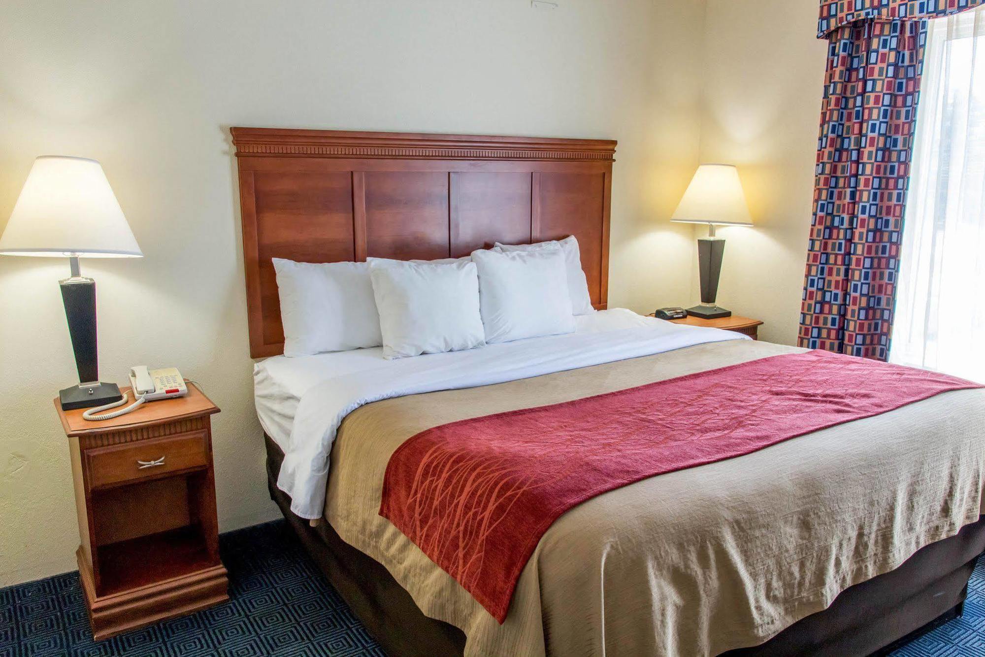 Comfort Inn & Suites Statesboro - University Area Bagian luar foto